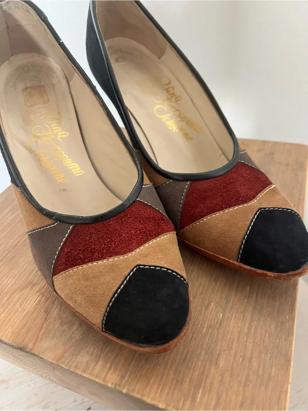 Vintage 60’s suede leather pumps Rosina Ferragamo Schiavone Athens Greece